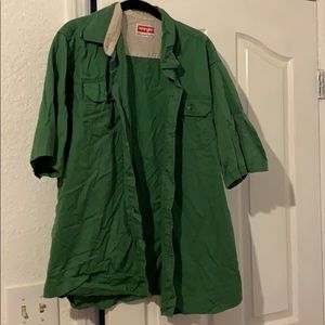 Men’s short sleeve green wrangler shirt